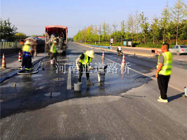 公路壓漿施工