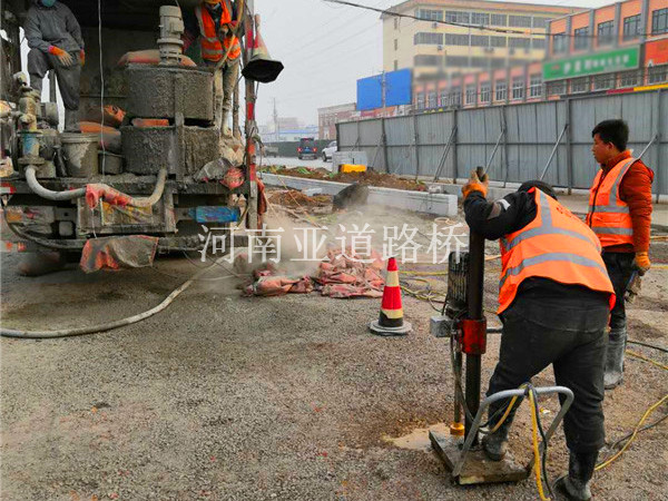 公路鉆孔施工
