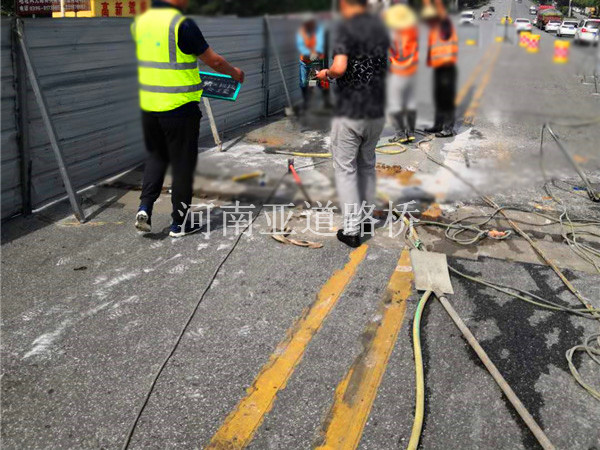 公路壓漿施工