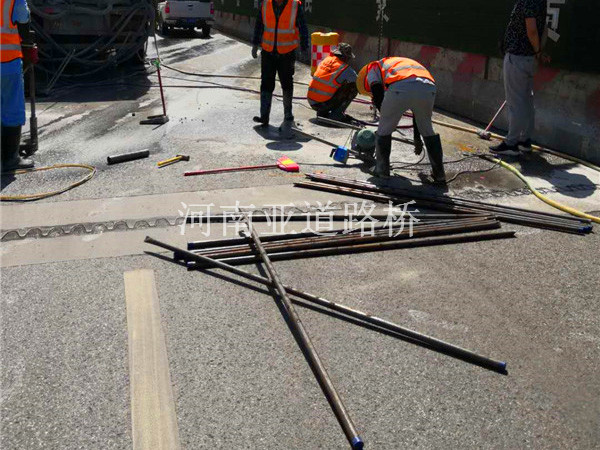 公路壓漿施工