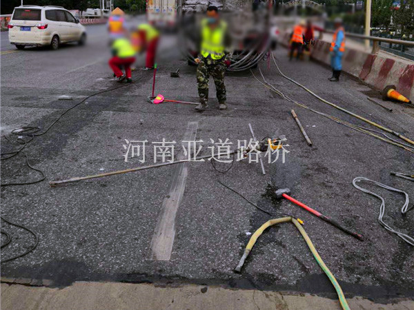 公路壓漿施工