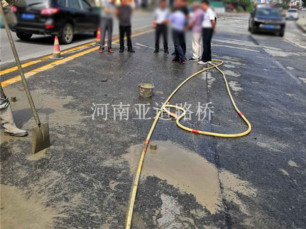 公路壓漿施工