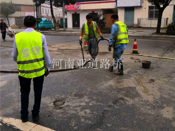 公路壓漿施工