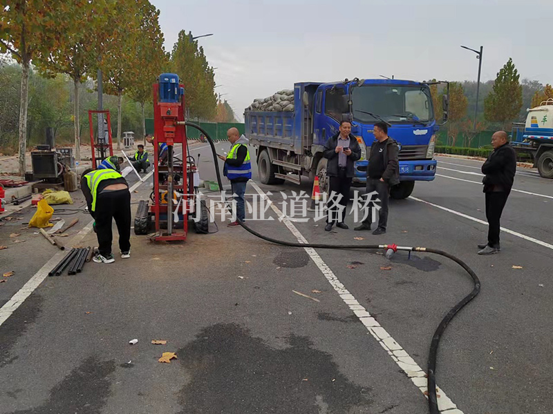 公路壓漿施工