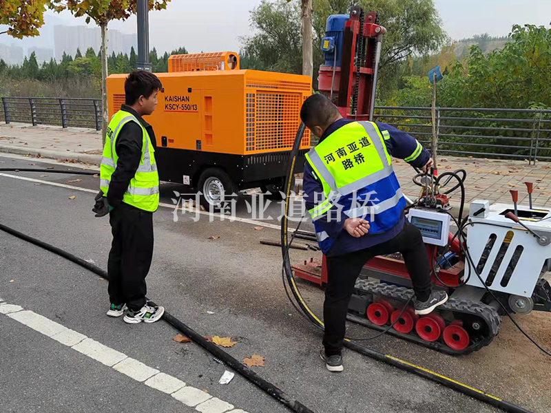 公路壓漿施工